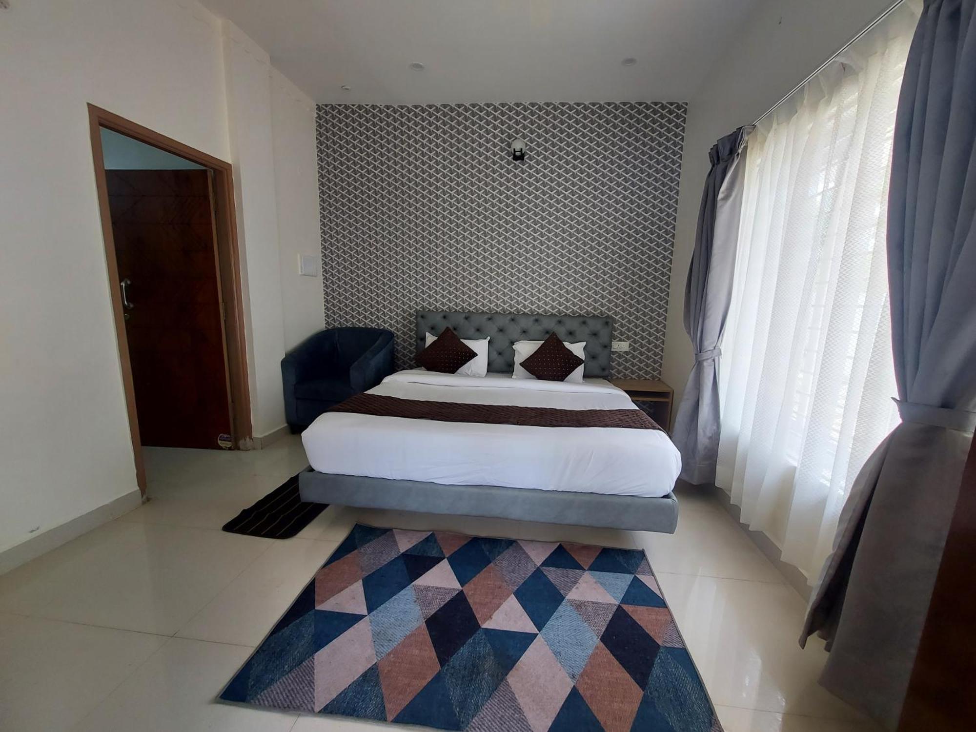 Sapphire Stayss Yelagiri Bagian luar foto