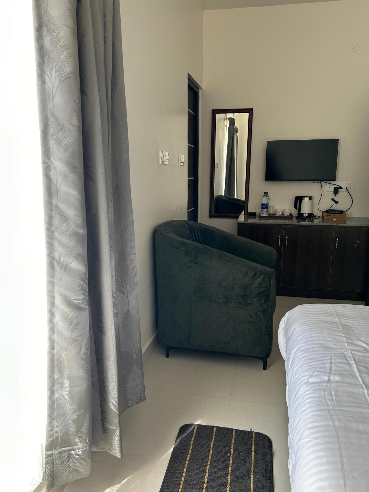 Sapphire Stayss Yelagiri Ruang foto