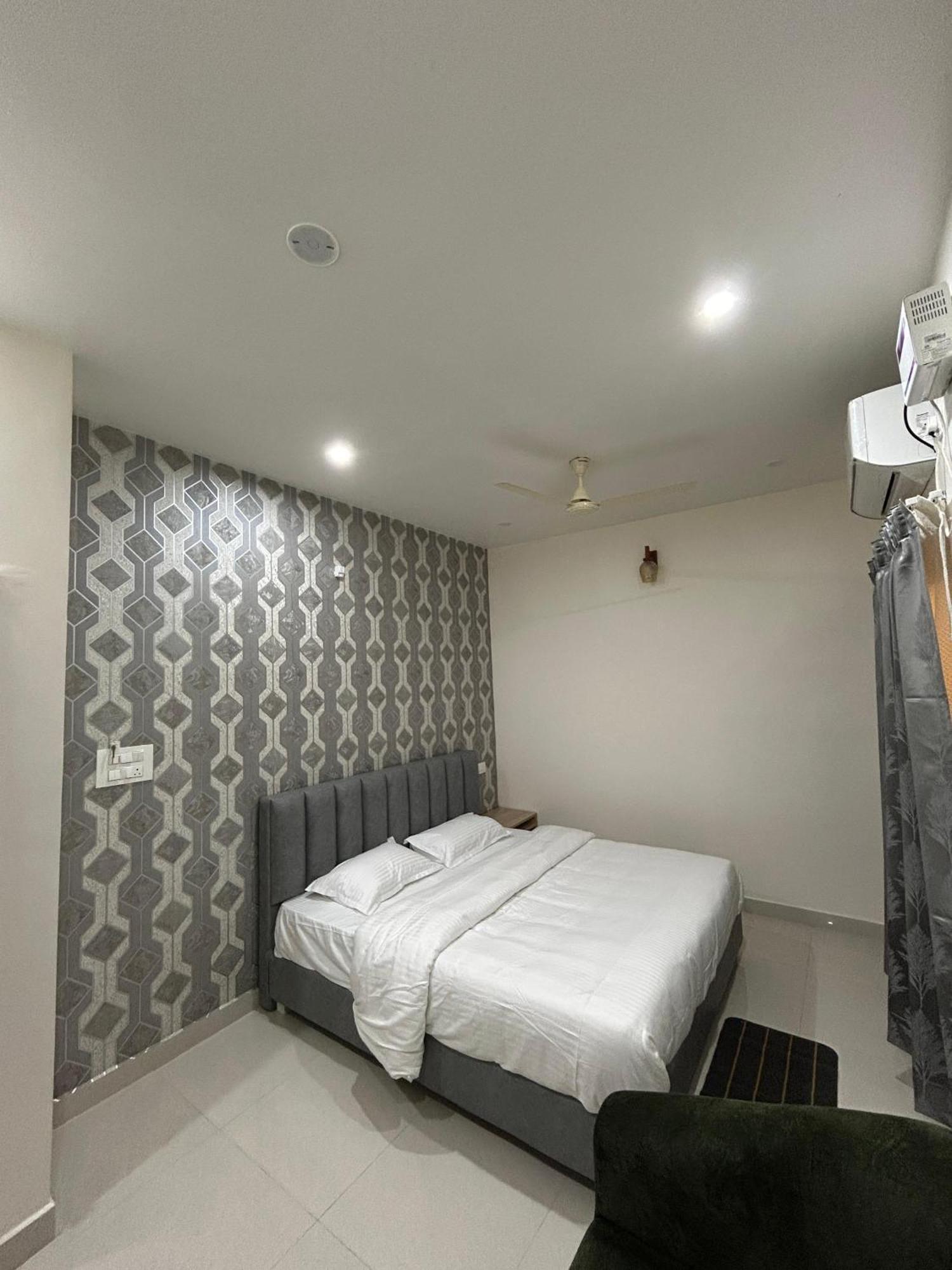 Sapphire Stayss Yelagiri Ruang foto