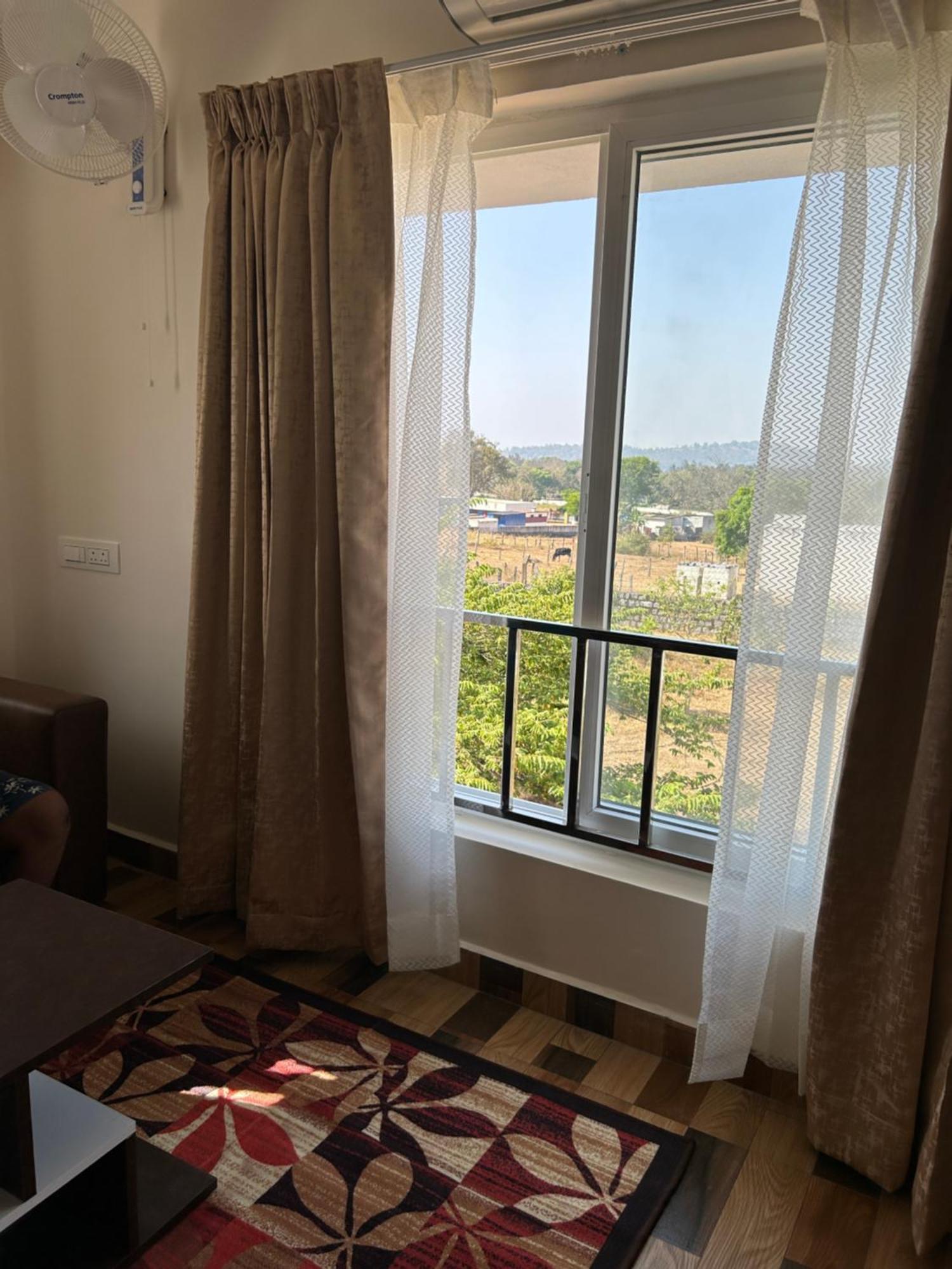 Sapphire Stayss Yelagiri Bagian luar foto